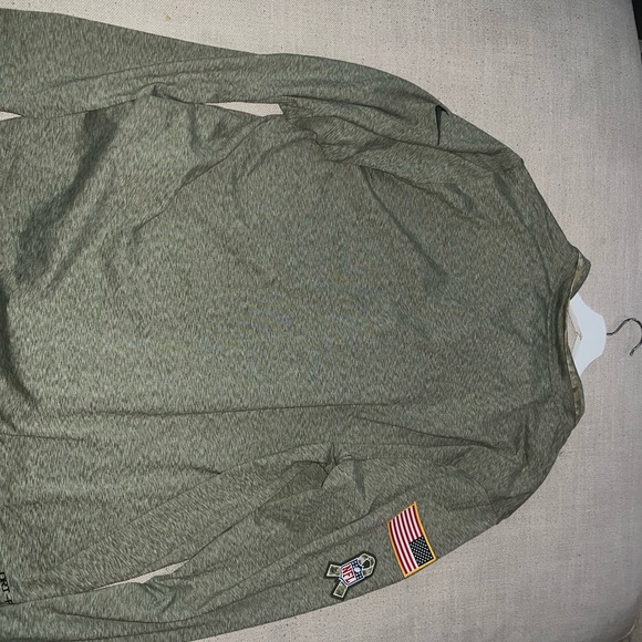 Men’s NFL dry fit Eagles fleece sweater - Picture 2 of 7